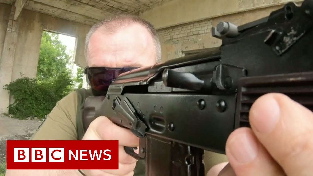 Ukraine's ‘shadow army’ working behind Russian lines to free Kherson - BBC News