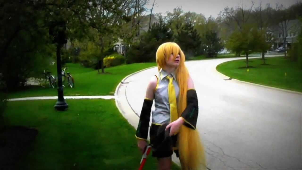 Akita Neru Gets Mugged
