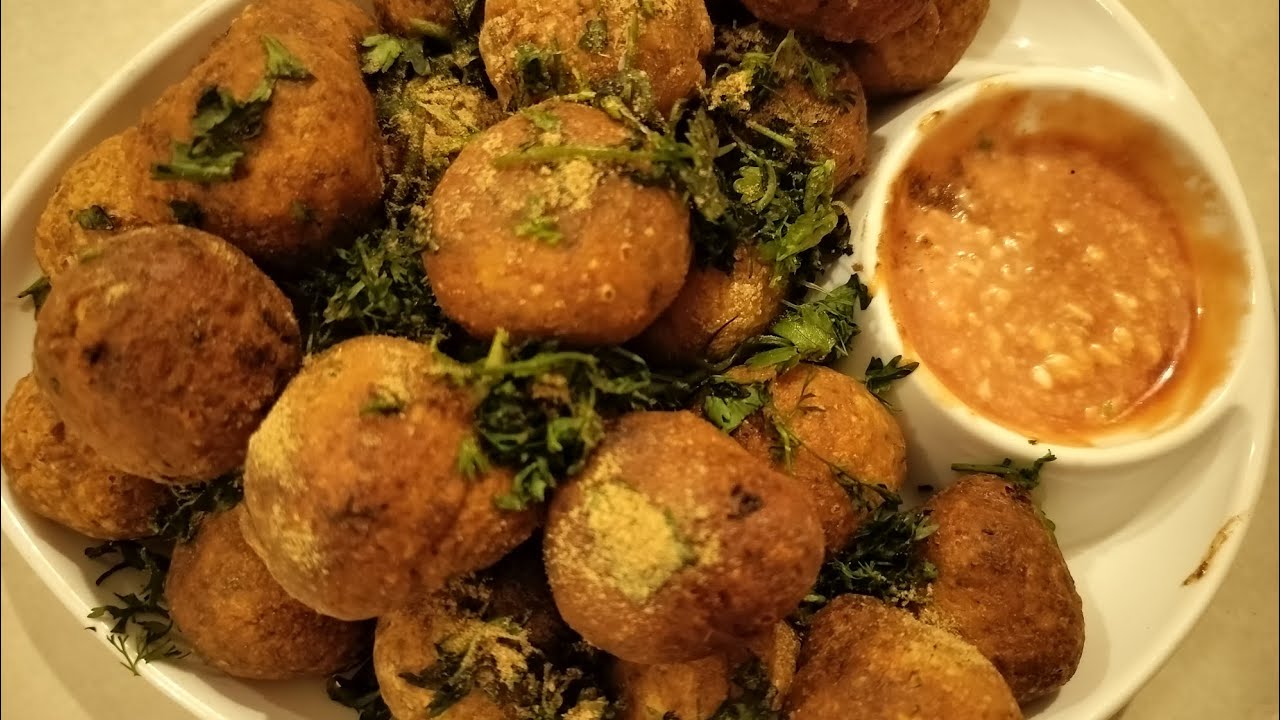 मार्केट से न मंगाकर घर पर ही बनाएं गार्लिक//Homemade garlic potato balls