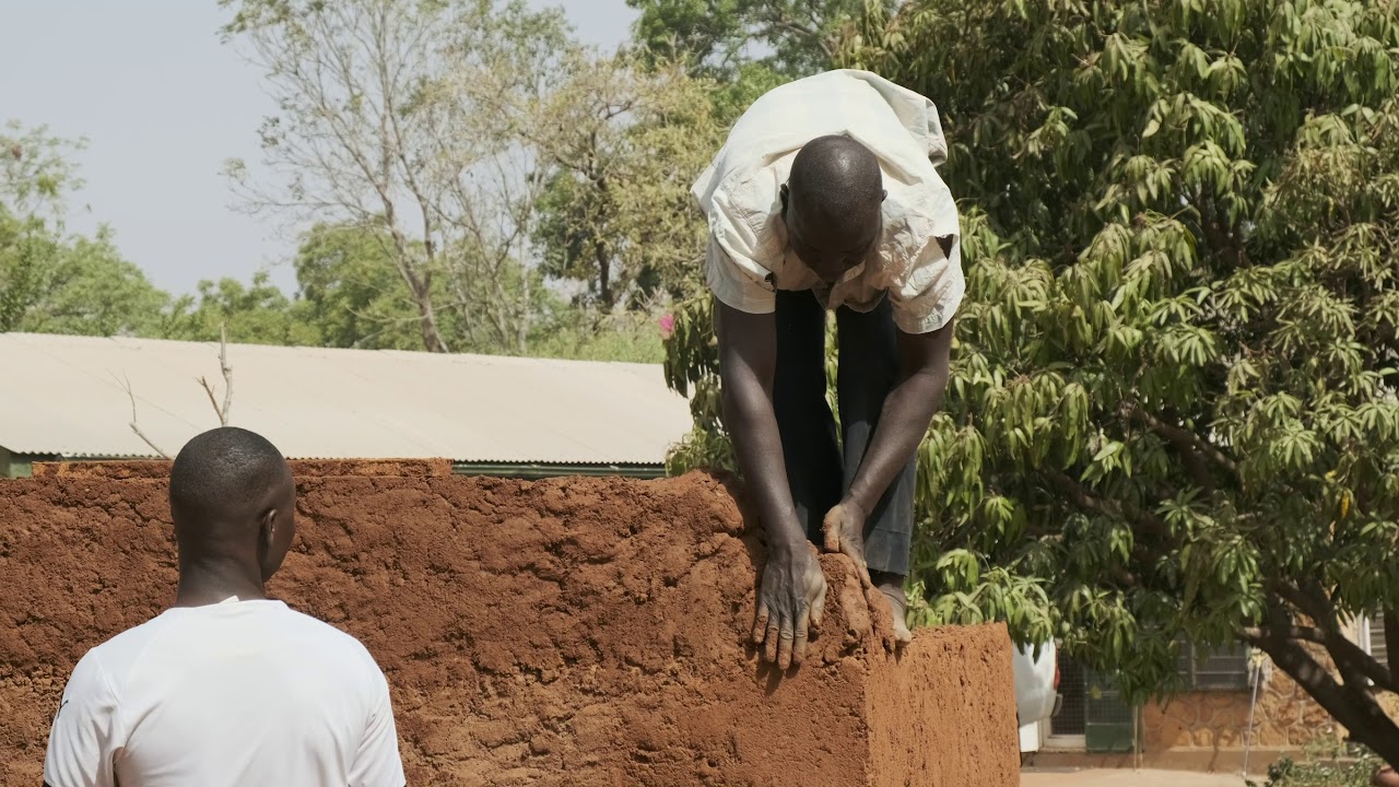 Traditional Northern Ghana Mud Construction & Pounding (4K)