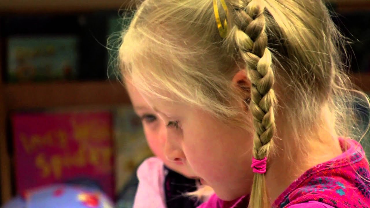 How to develop very young children's literacy with phonics - Super Safari