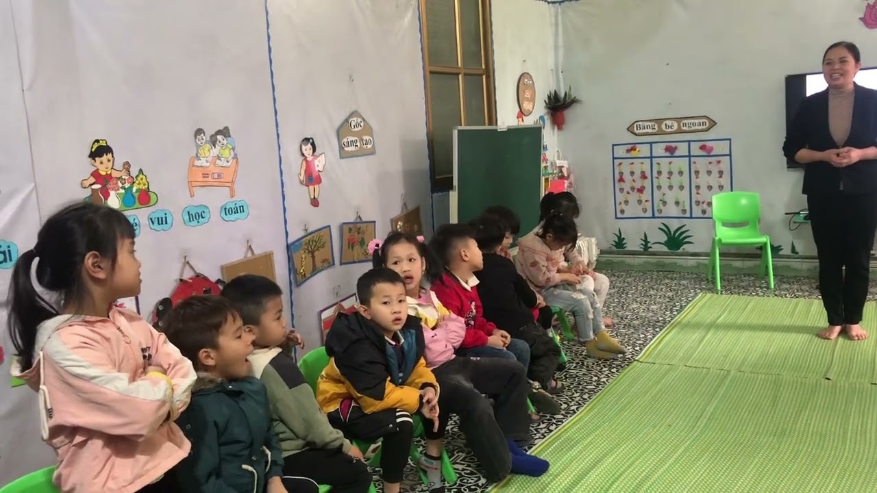 Cô đổi mới sáng tạo thơ 