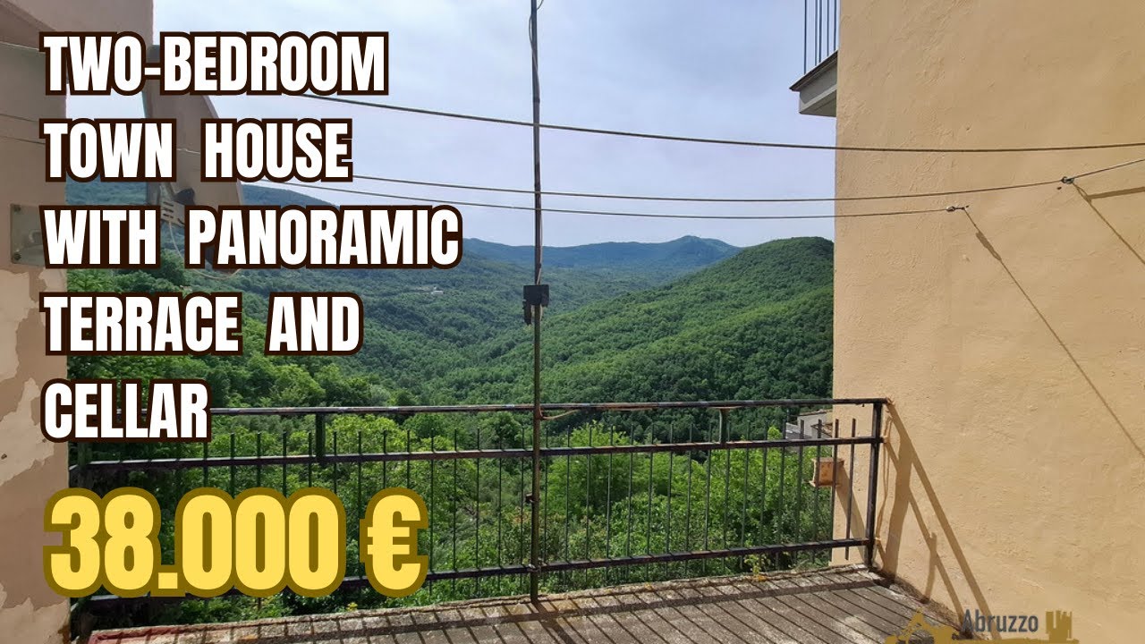 Perfect condition two-bedroom town house with panoramic terrace and cellar. Colledimezzo