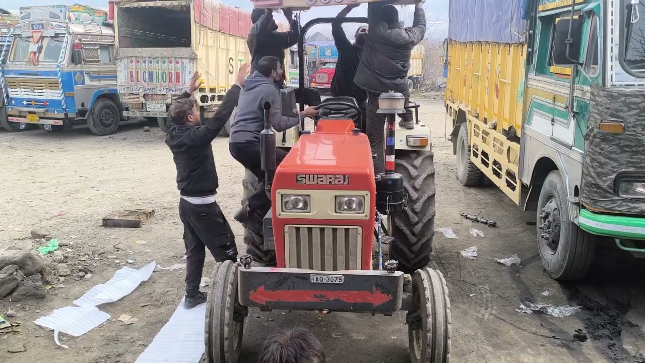 Tractor modification chhat installation Add lighting. 🚜🚜#hardworkworks  Kashmir modification.  