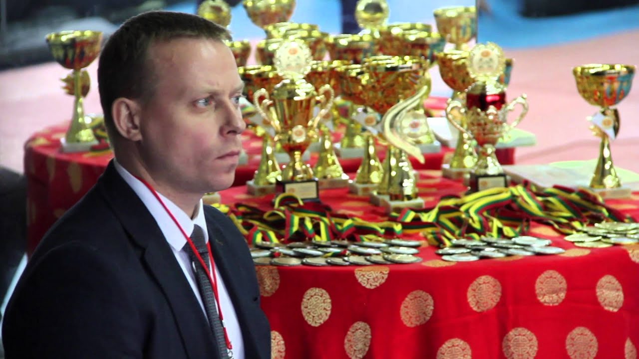 Vietnamese Traditional Martial Art - Nhat - Nam: competition with a long stick