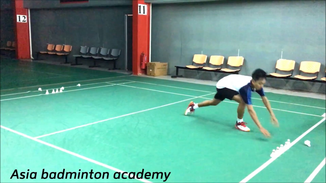 Mid Court_Shuttle Placing