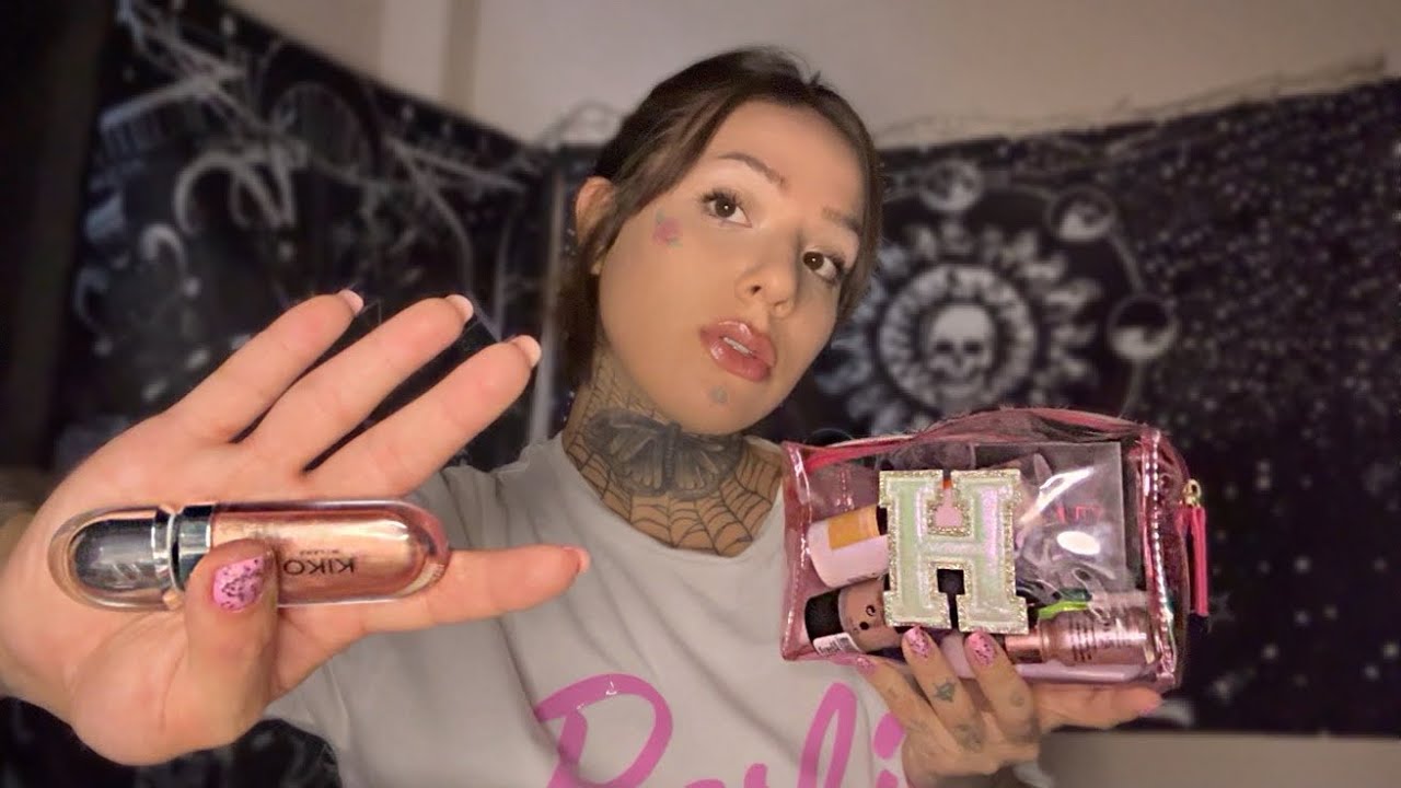 Türkçe ASMR - Makyaj Çantamda Ne Var? 👛