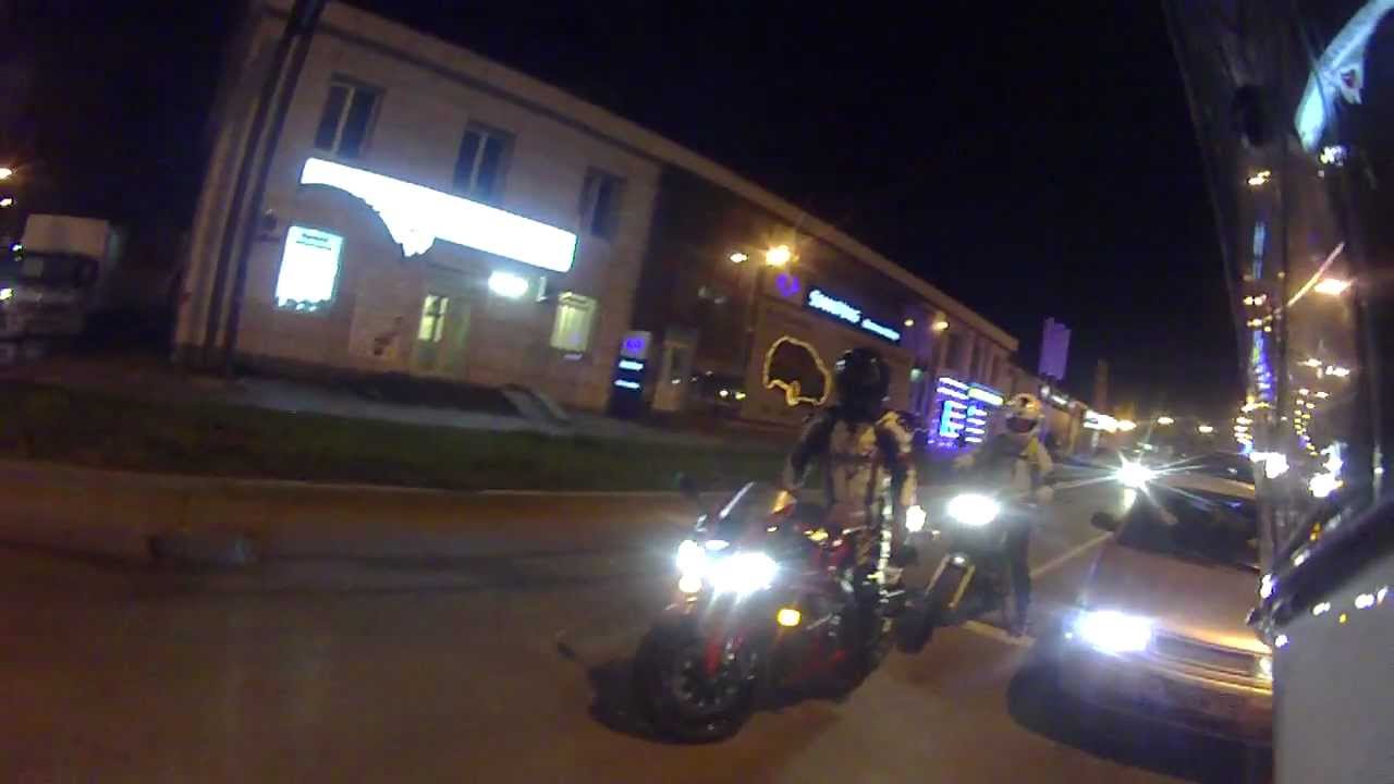 Про отношение автомобилистов к мотоциклистам.