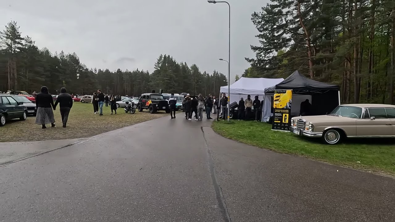 Youngtimer Coffeetime 2025 Retro auto un moto salidojumu &ldquo;Coffeetime 2025&rdquo;.Mežaparkā, Lielajā pļavā