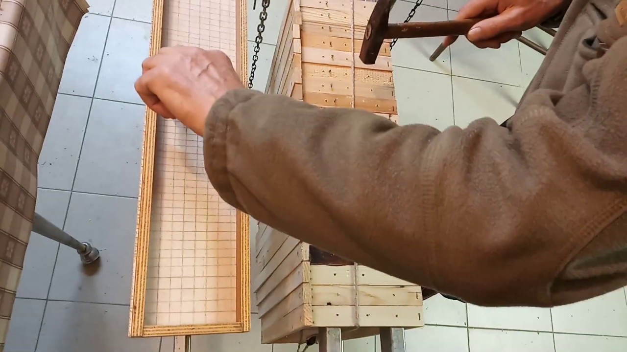 Come mettere il chiodino ferma filo per telaini