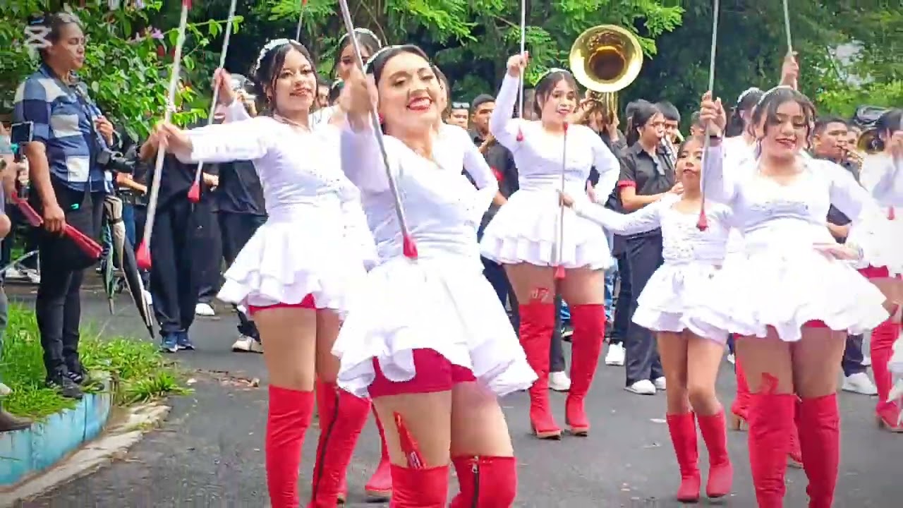 Cachiporristas de El Salvador