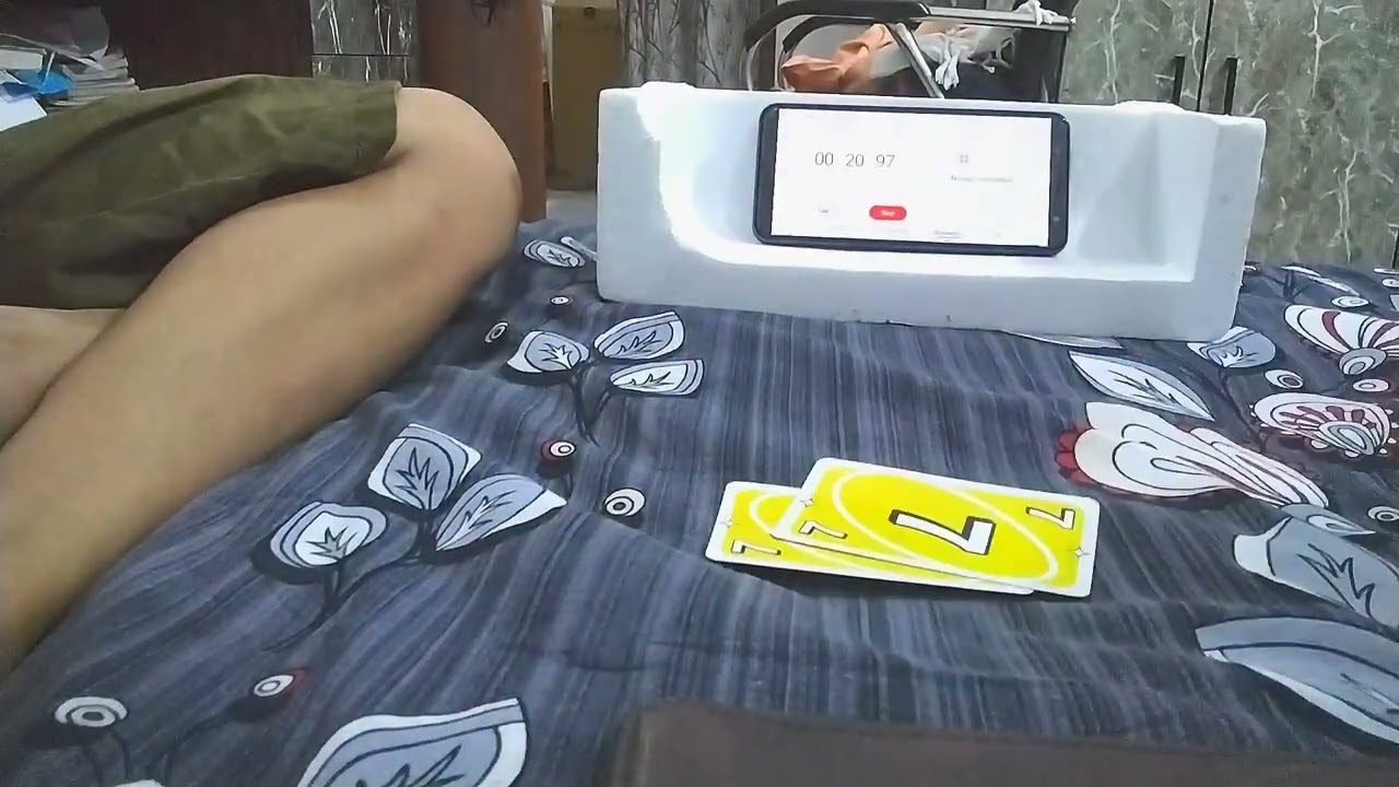 Breaking the uno world record.