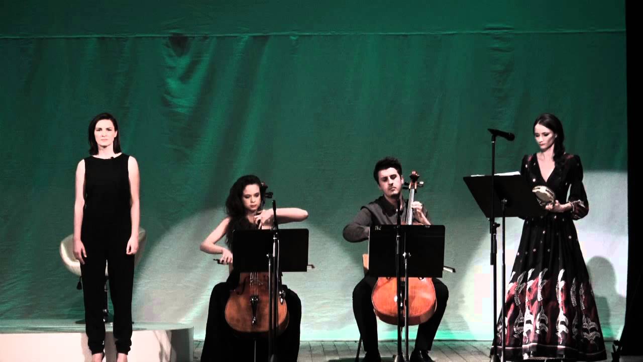 Ioana Flora performance la Round Table