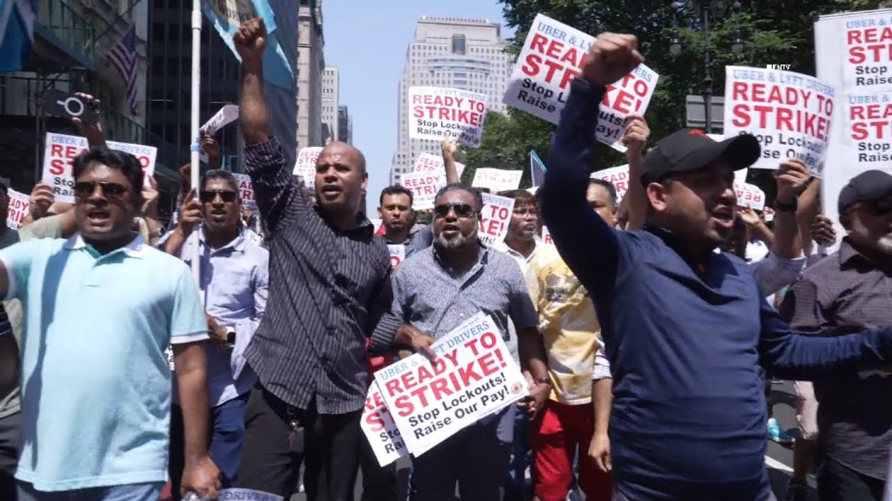 Hundreds of Taxi Drivers March to Uber HQ for 