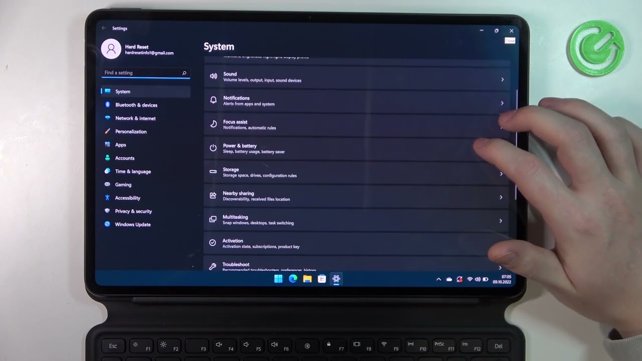 HUAWEI MateBook E Windows 11 - How To Change Between 24h & 12h Format