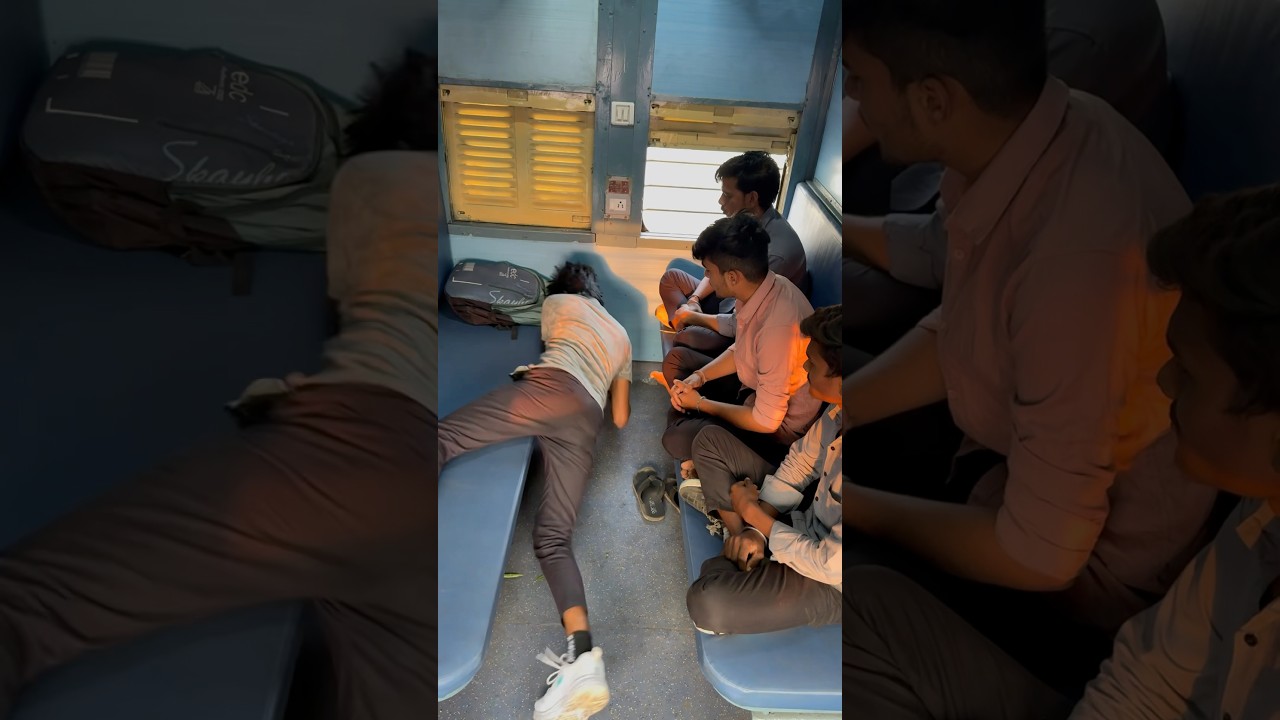 Nind bhut jaruri hai hai😅#train #comedy #traincomedy #traincomedyvideo   #indianrailways #indian