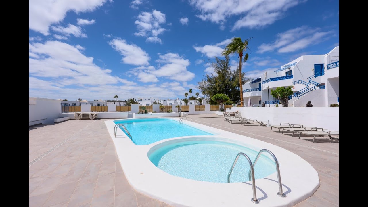 L125033 - Spacious 2-Bedroom Ground Floor Apartment with Pool in Puerto del Carmen