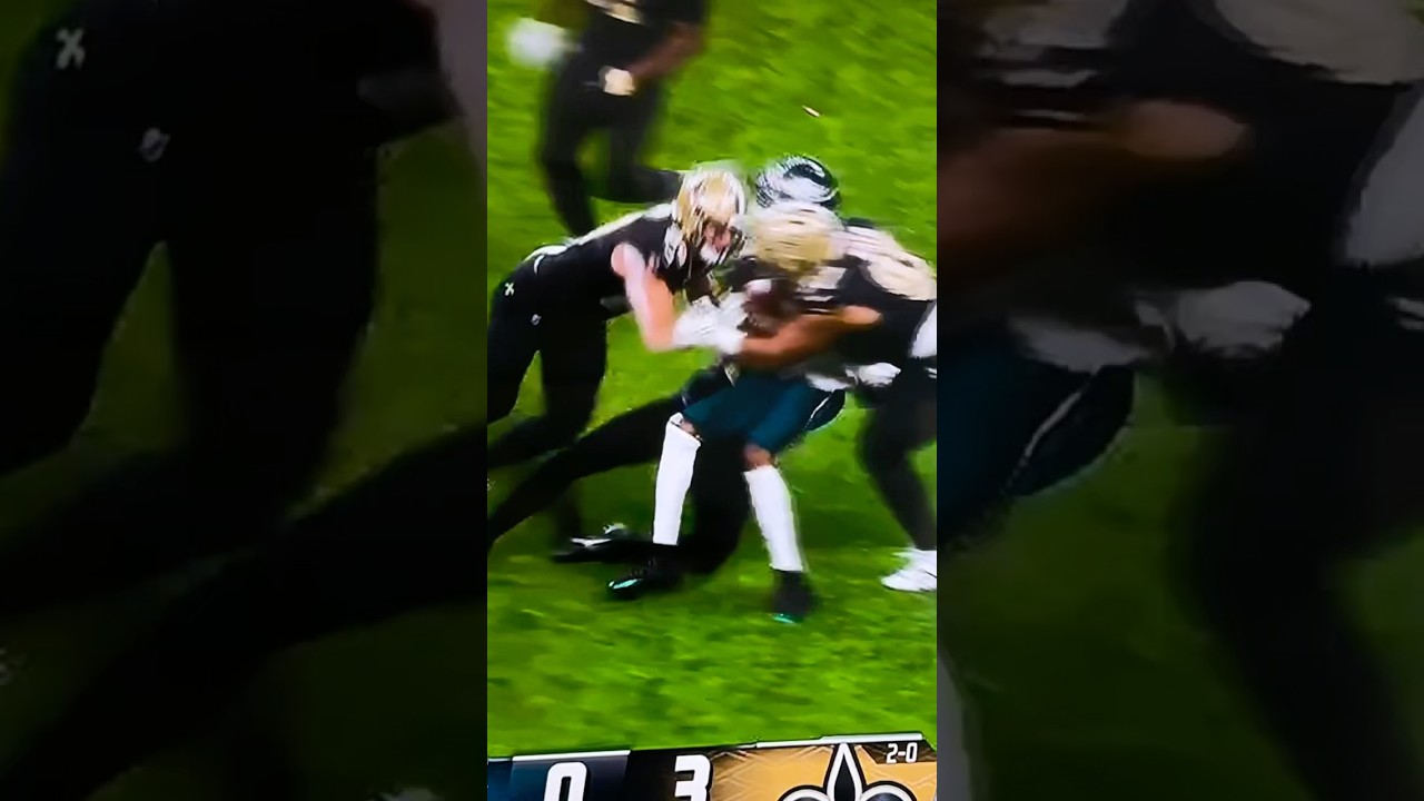 Devonta Smith knocked out on a hit vs the saints