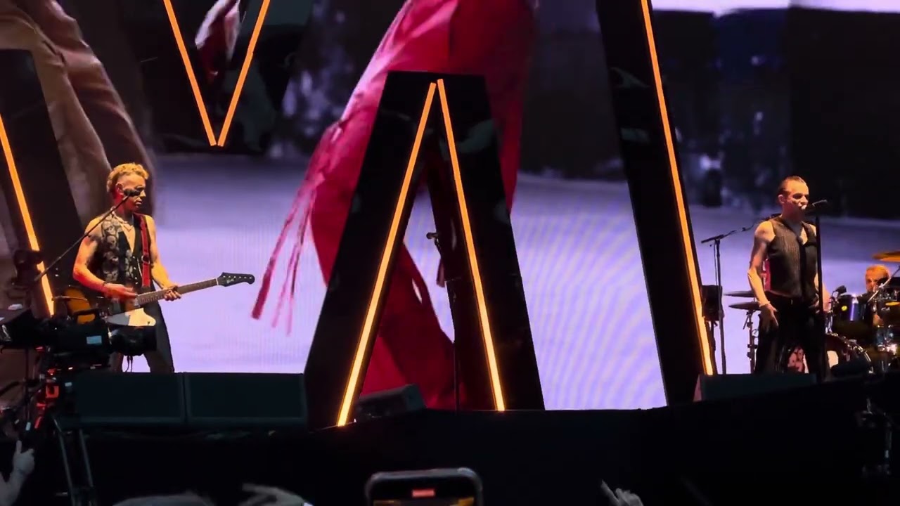 Depeche Mode - A Pain that I'm used to (Live Berlin 09.07.23)