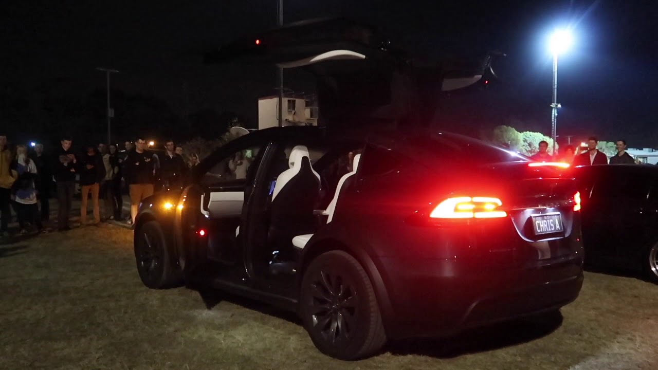 A DANCING TESLA SUV????