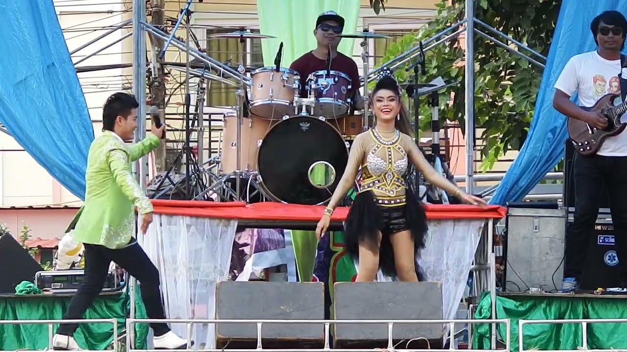 ปาริตา ธานิน