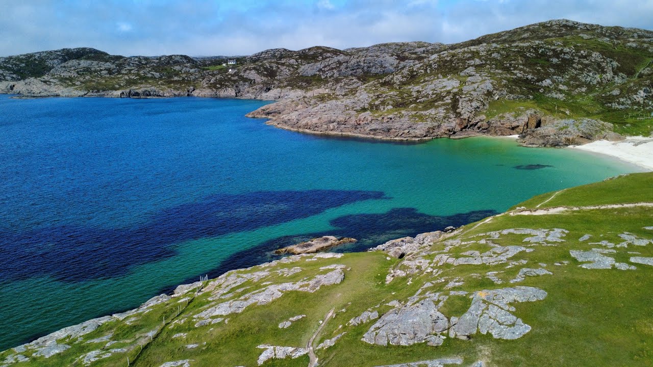 Scotland or the Caribbean? Achmelvich Beach NC500 | White Sands & Turquoise Waters in Scotland 🏝️
