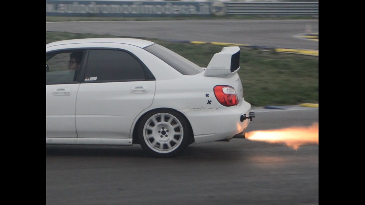 EPIC! Subaru Impreza STi on wet: launch, drift & flames