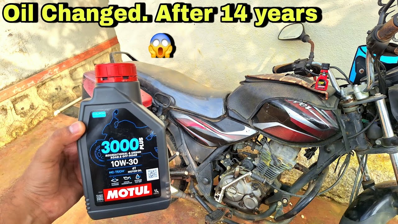 Old Bike Bajaj Discover 100cc DIY Service at Home. Engine Oil Flush After 14 years | Air Filter 