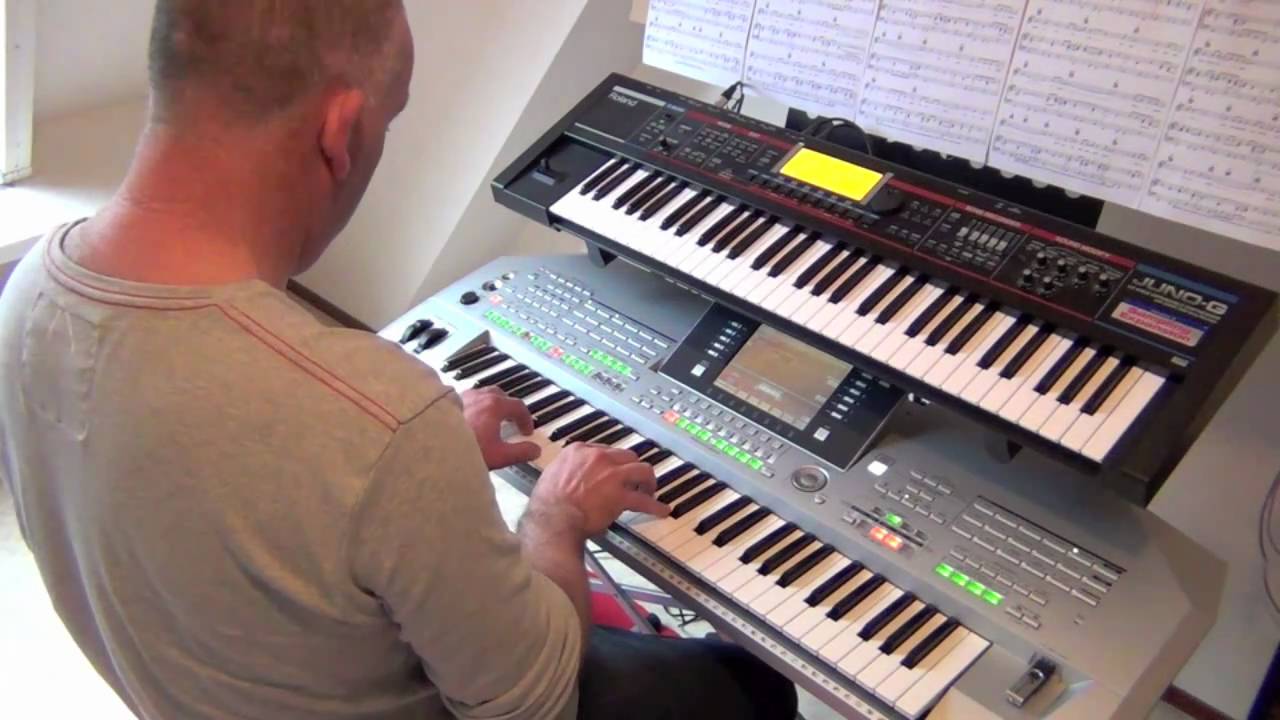 Tyros 2 Live performance- it never rains in southern California by Albert Hammond.