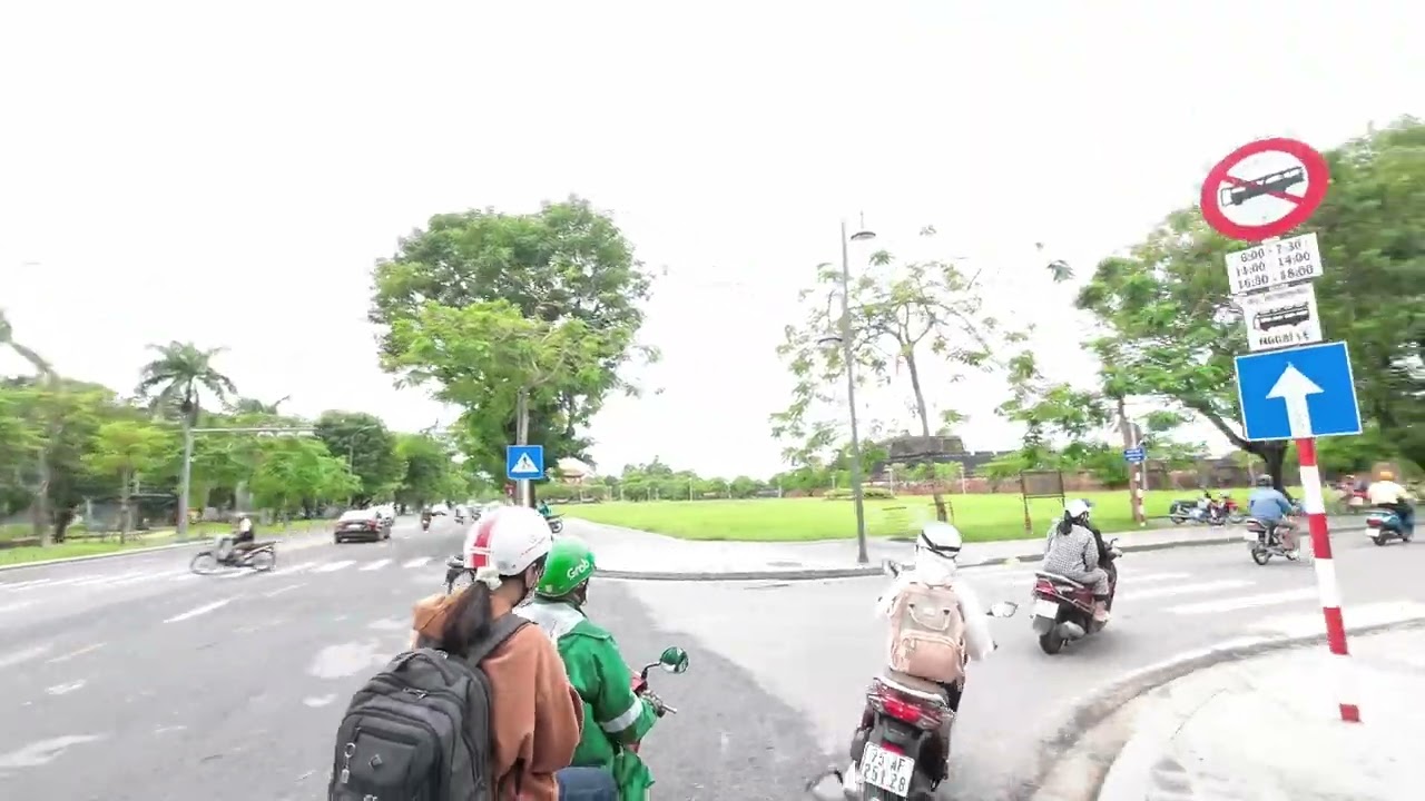 Huế sau khi bão số 6 Trà Mi qua đi.