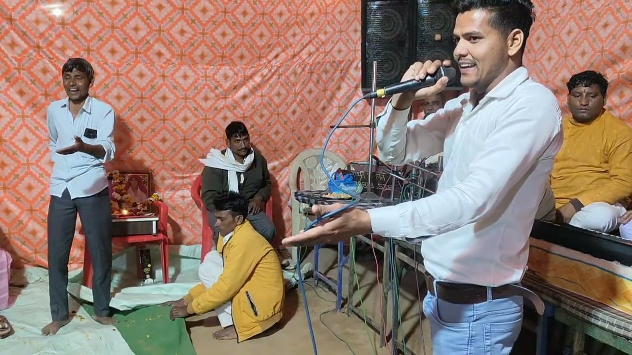 अपने गुरु को मनाते हुए,  सहदेव चौधरी 