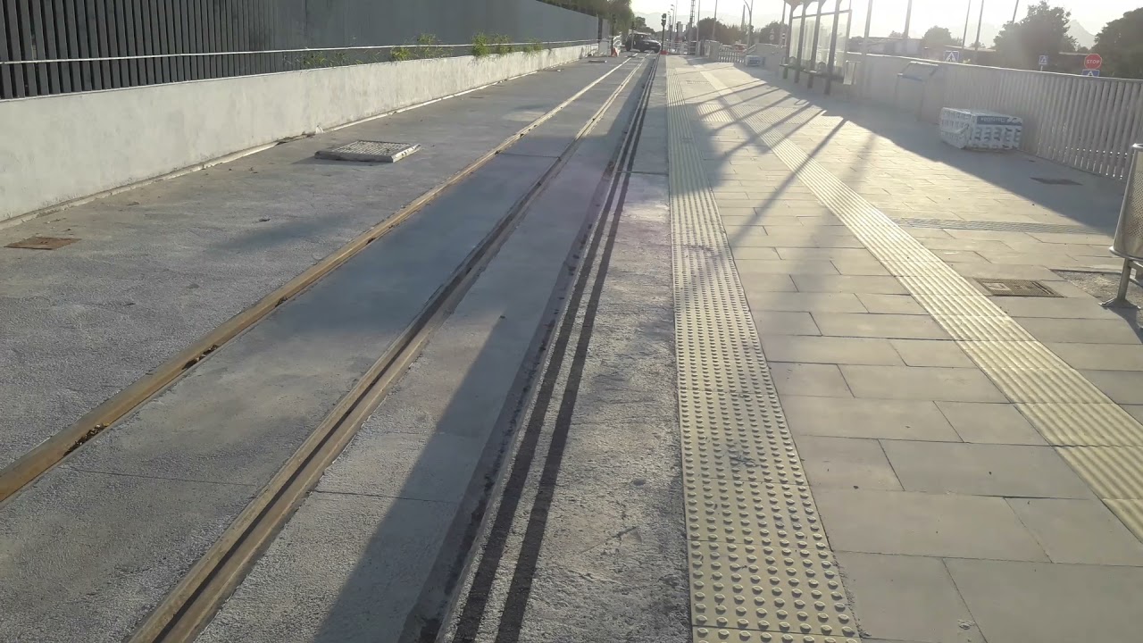 La nueva vía del tram y otro apeadero nuevo en Denia
