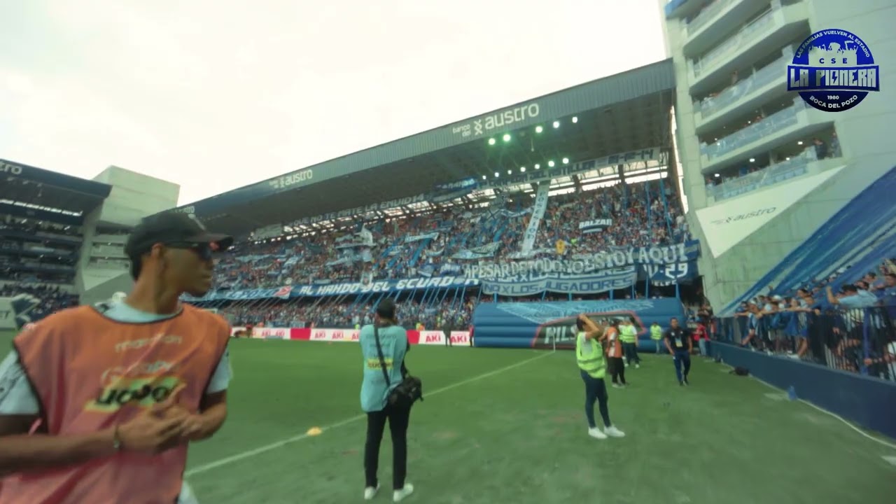 DESCOMUNAL PREVIA Y RECIBIMIEMTO DE LA HINCHADA DE EMELEC EN EL CLASICO DEL ASTILLERO | 2024