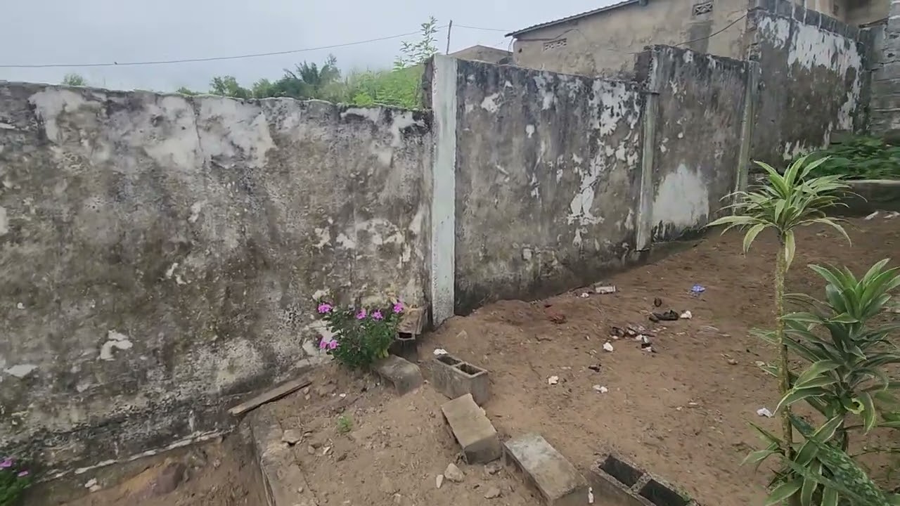 13m/25 mont ngafula mitendi joli site parcelle clôturée avec  maison de 2 chbres 25000$ à débattre