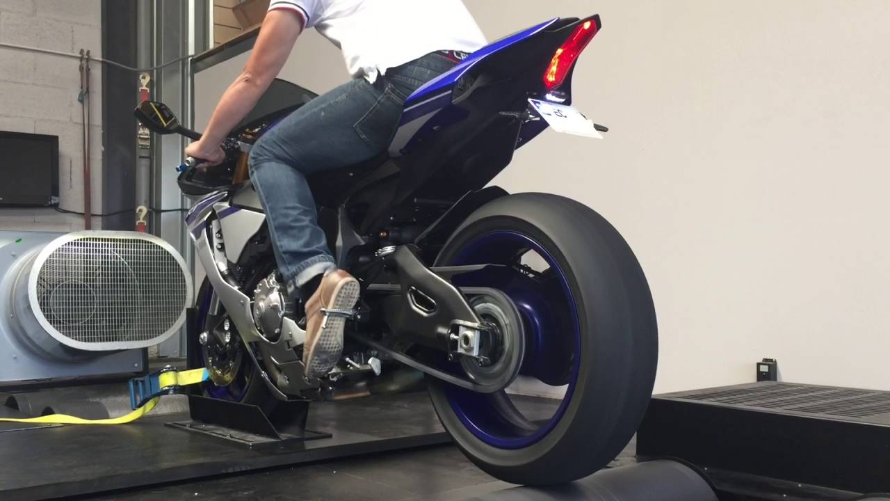 R1 2016 AKRAPOVIC FULL PASSAGE AU BANC
