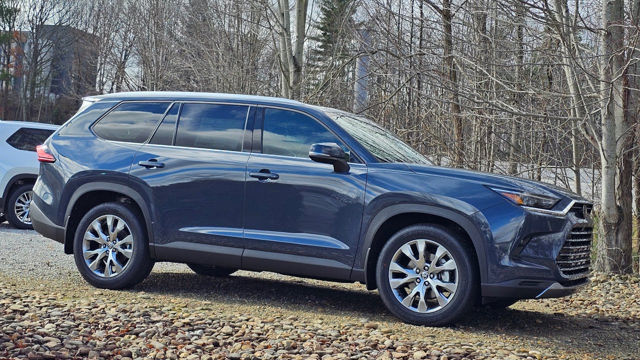 Toyota Grand Highlander Hybrid Limited 2024 года в штормовом облаке: обзор всех особенностей