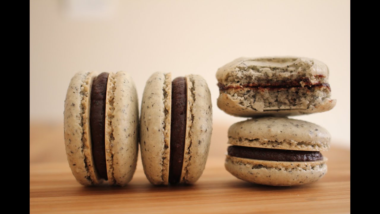 Black Sesame French Macarons Recipe | sweetco0kiepie