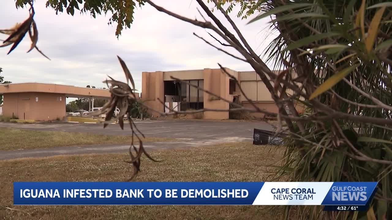 Abandoned bank infested by iguanas in Cape Coral to be demolished