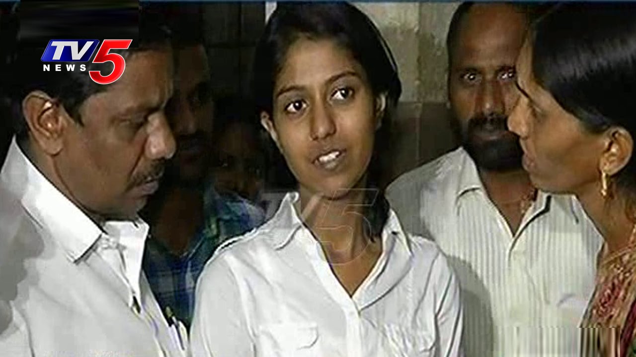 Singer Madhu Priya Files Harassment Case Against Husband | TV5 News
