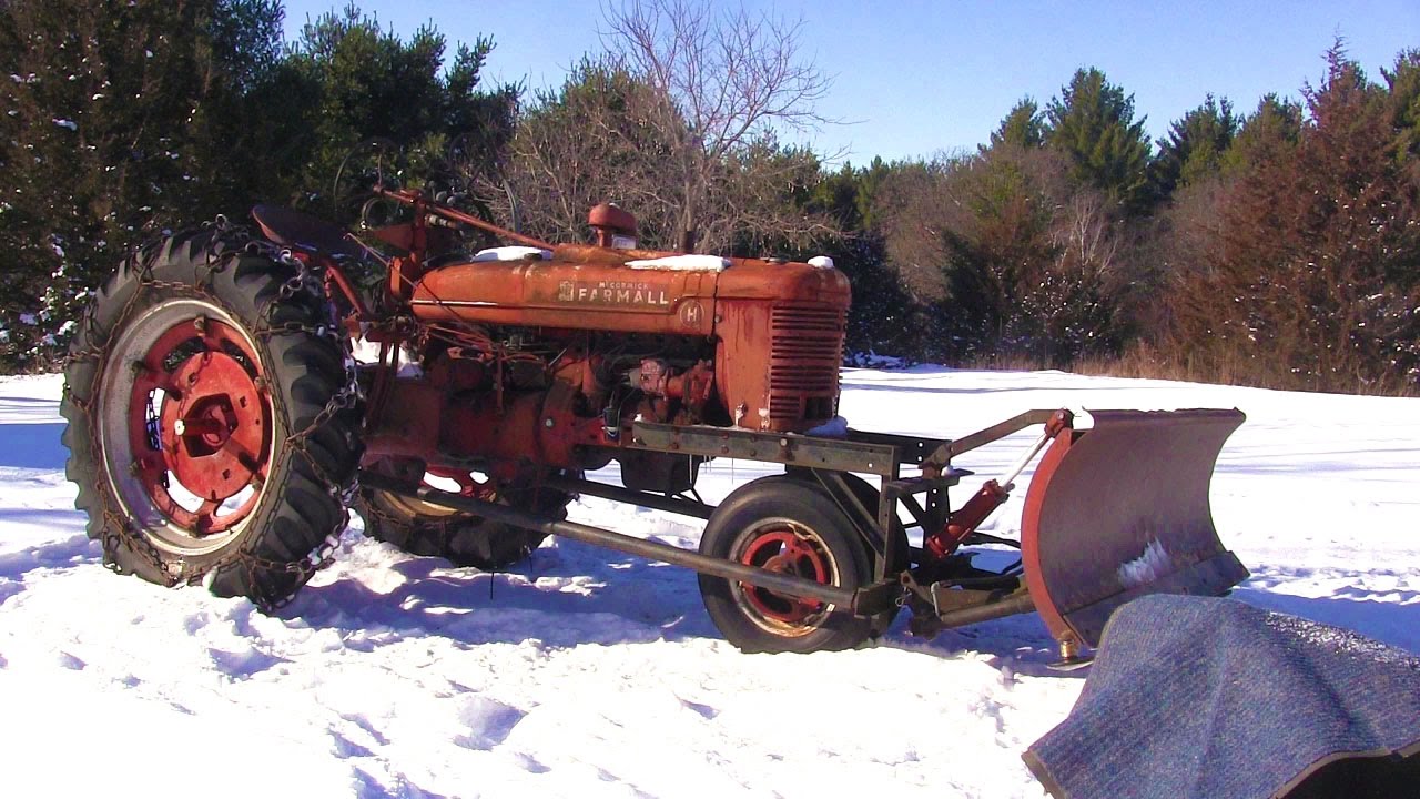 Вспашка с помощью Farmall