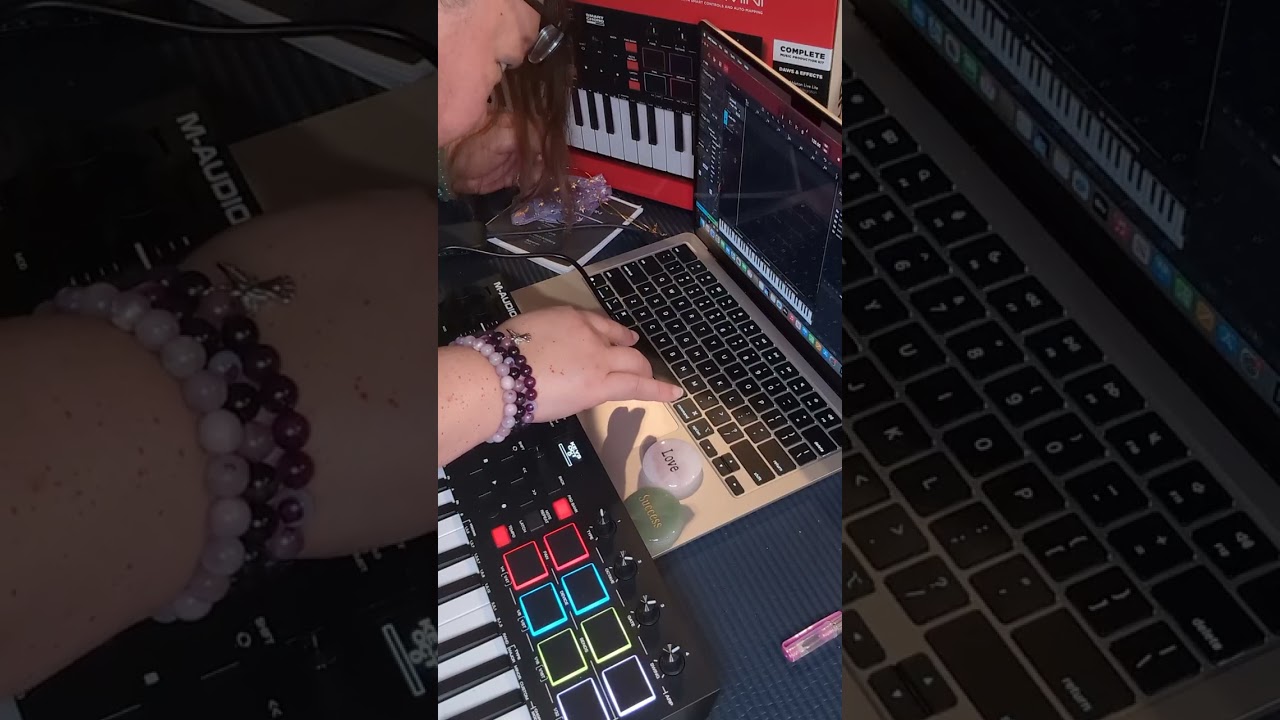 ThuyMai(M-AudioOxygenProMini-SynthesizerPiano2026)Feb17,2026-HappyChineseNewYear