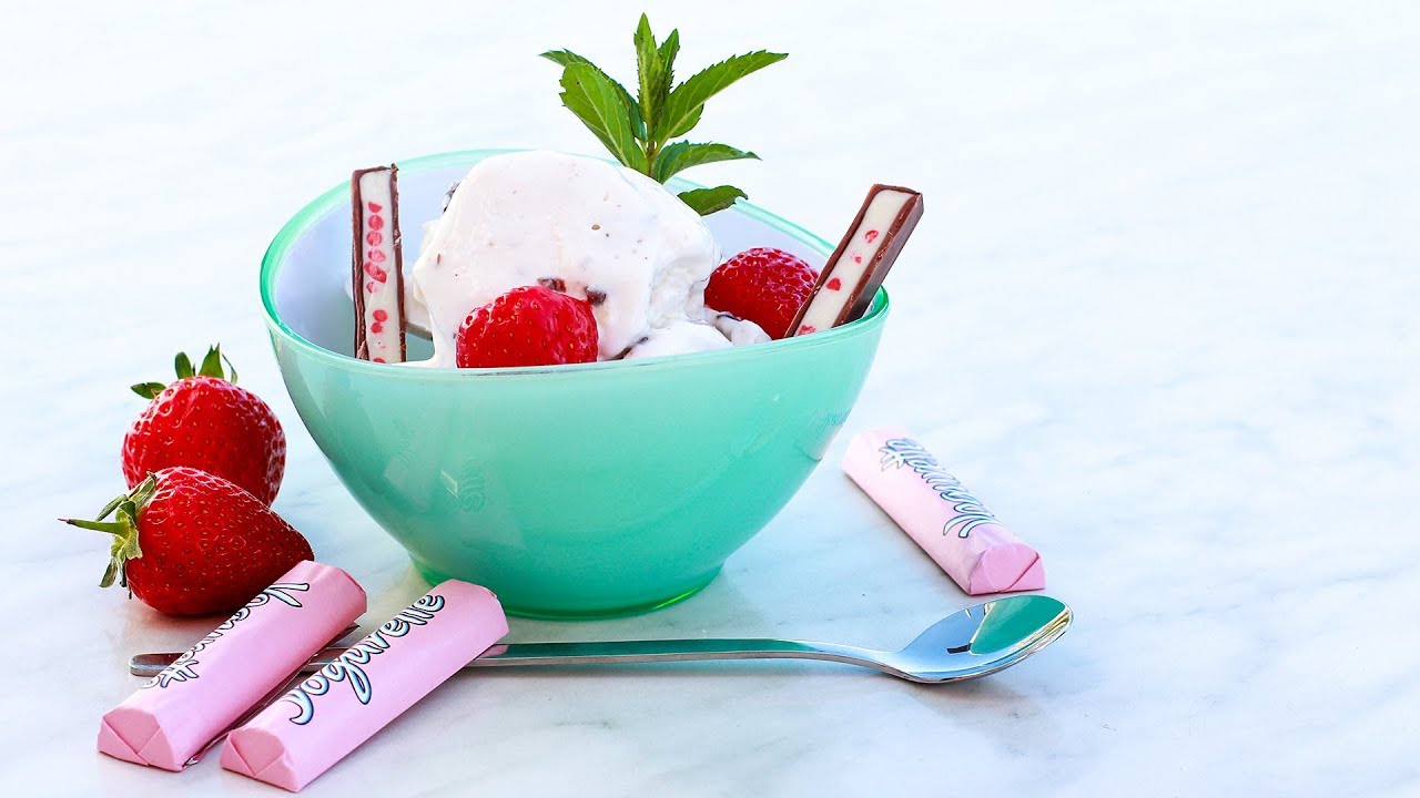 YOGURETTE-JOGHURTEIS mit Erdbeeren | mit und ohne Eismaschine