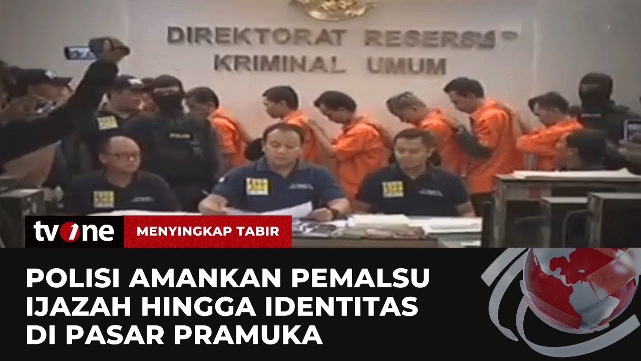 Gerebek Sarang Pemalsu Dokumen, Polisi Temukan Ijazah hingga KTP  | Menyingkap Tabir tvOne