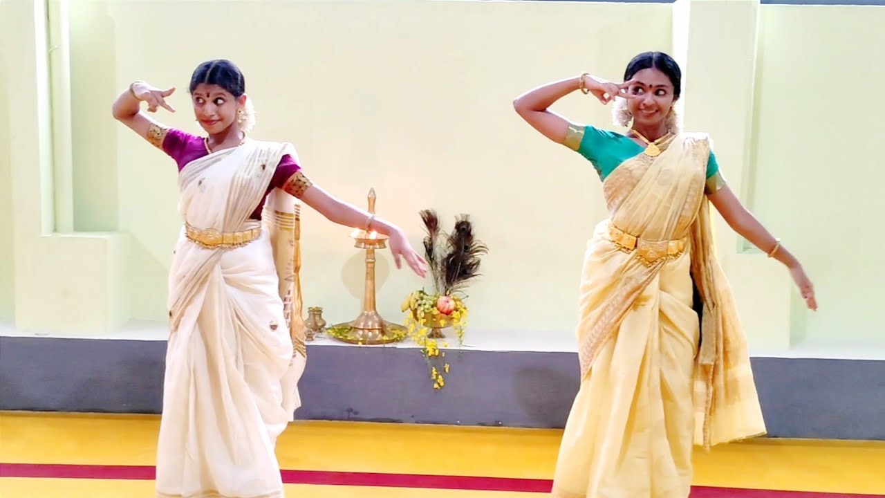 MOULIYIL MAYILPPEELI | DANCE COVER | VISHU SPECIAL | BHAVALAKSHMI DANCE STUDIO