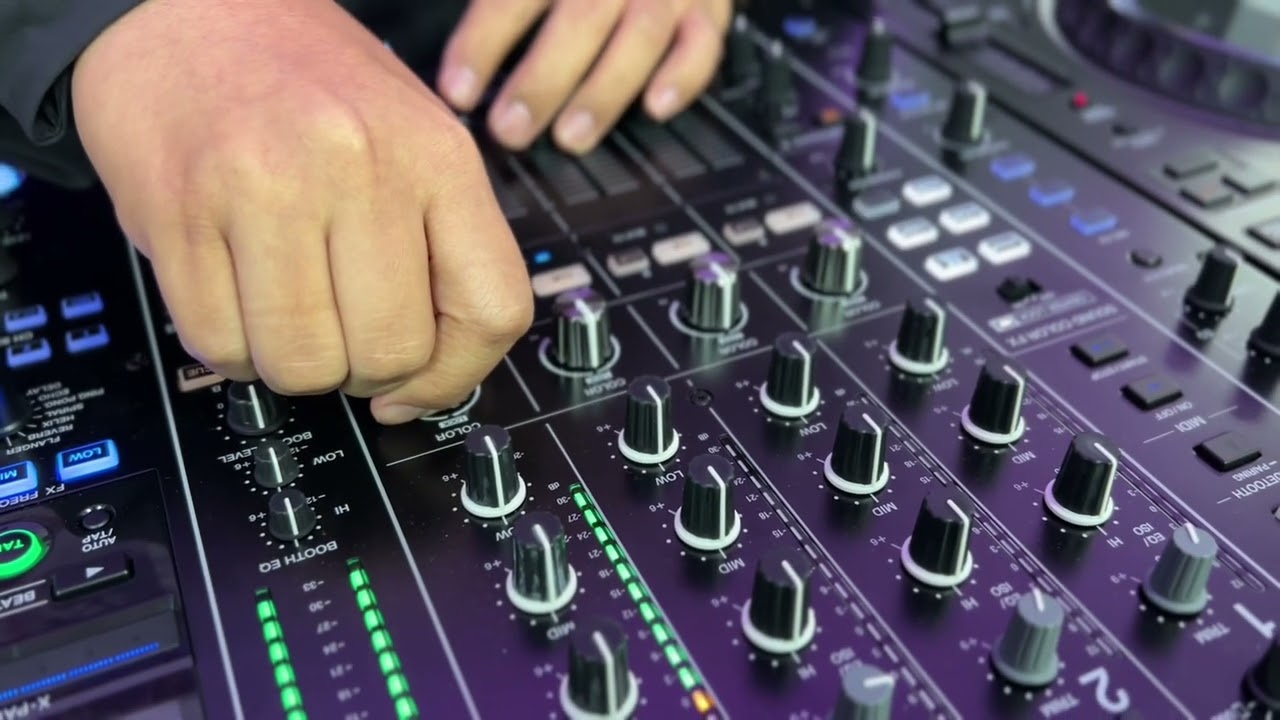 Centre Lock for DJM-A9 ?? #djma9 #djjoshm #pioneerdjsg