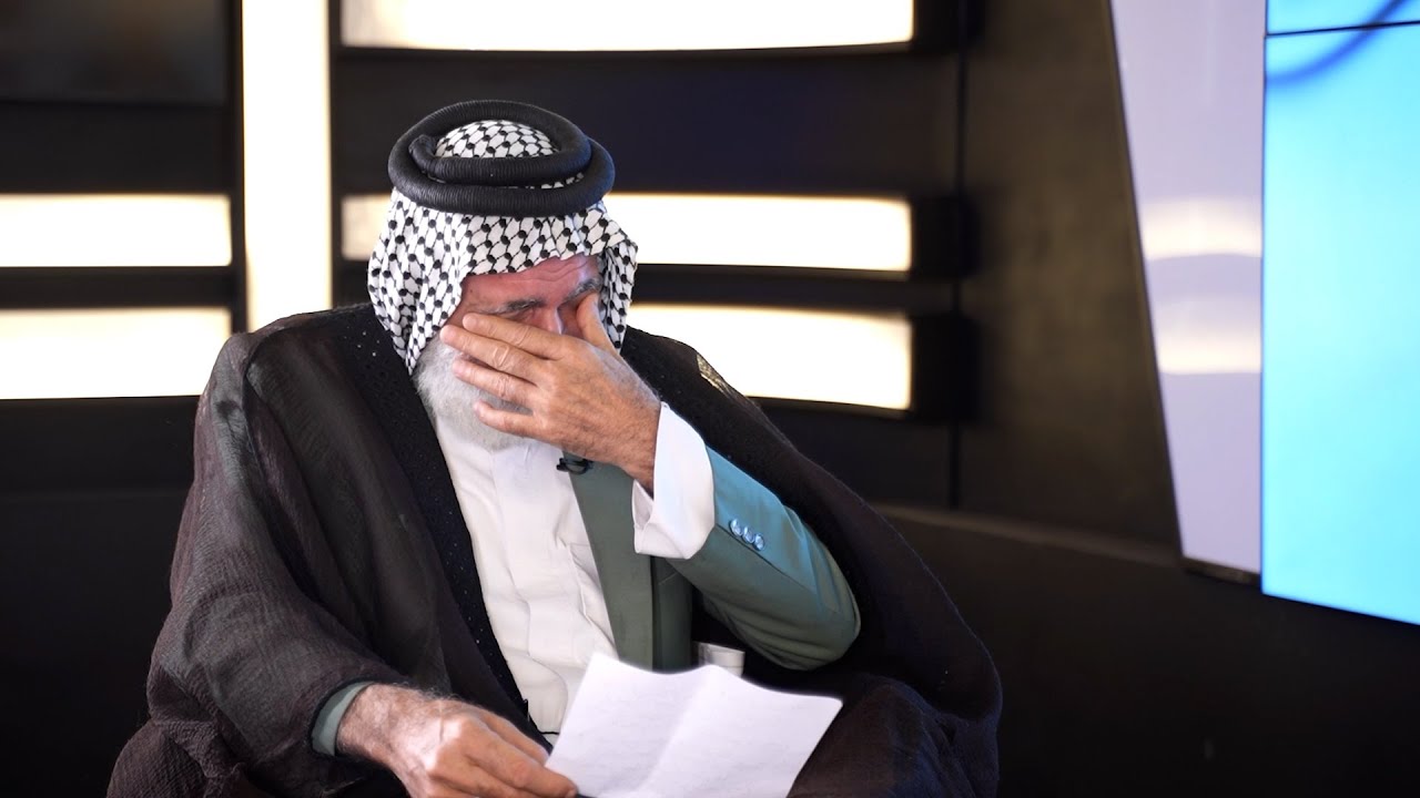 انهيار الشاعر عبد الله الشاوي بعد رؤيته صورة ابنه المتوفي وينعاه بقصيدة مؤثرة
