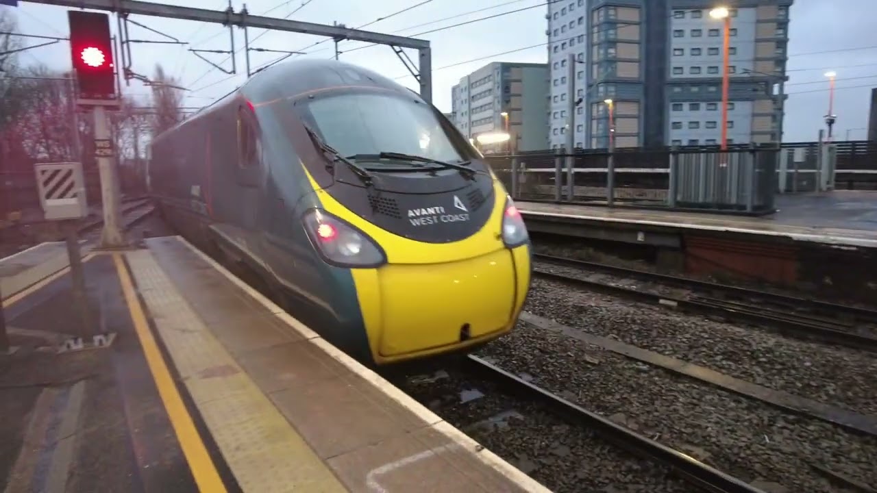 Storm chandra train acton at Wolverhampton : WCML 27/1/2026