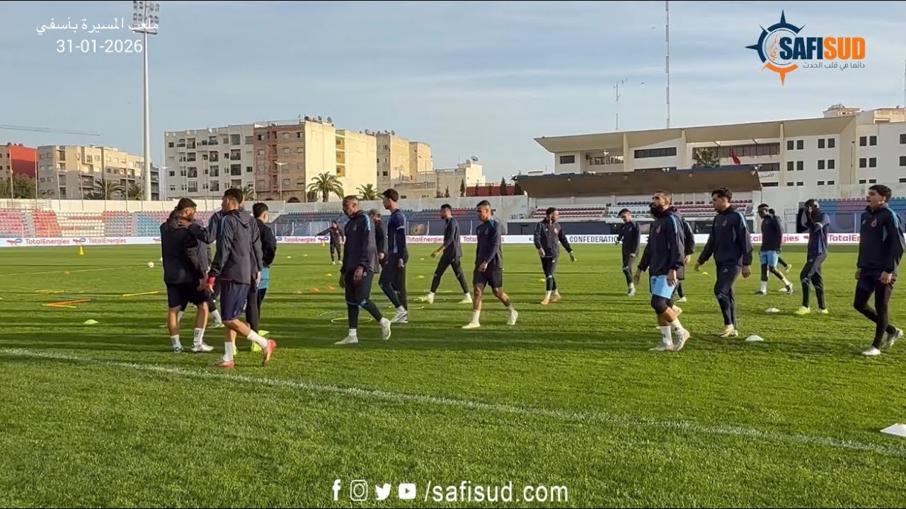 استعدادات لاعبي أولمبيك آسفي بقيادة زكريا عبوب قبل المواجهة أمام فريق 
