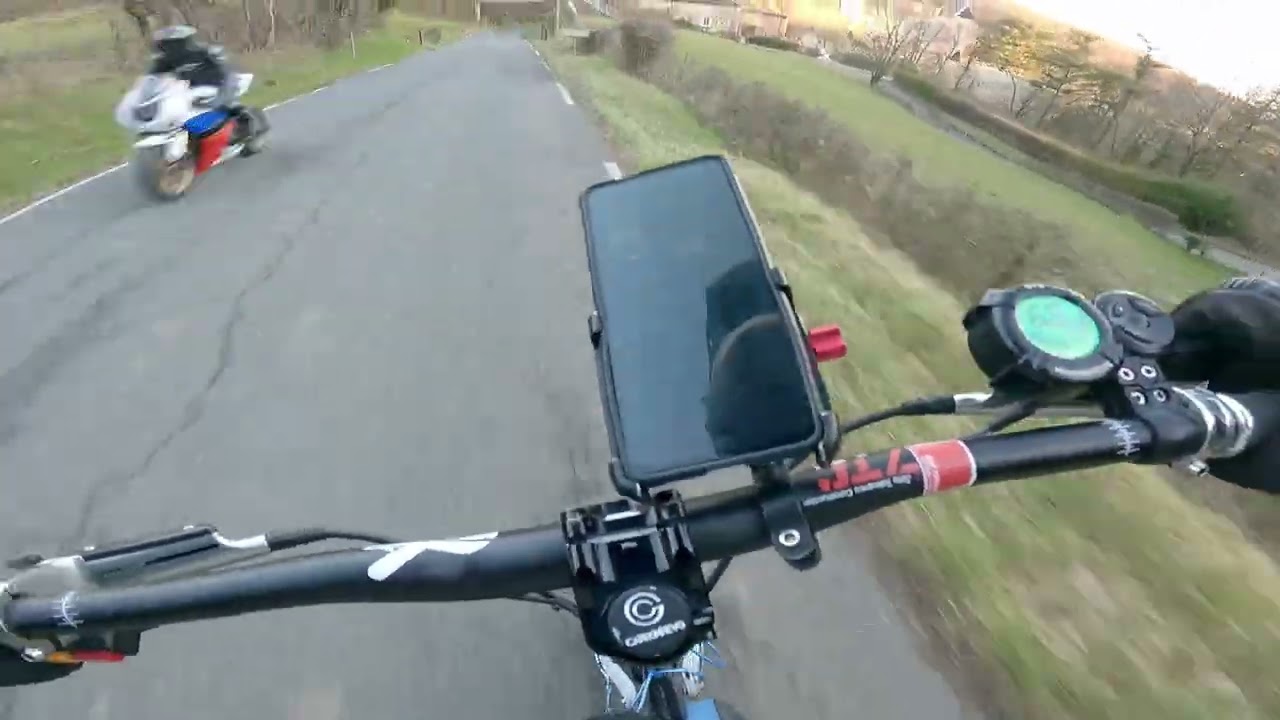 Session montée descente chill avec les motos :-)