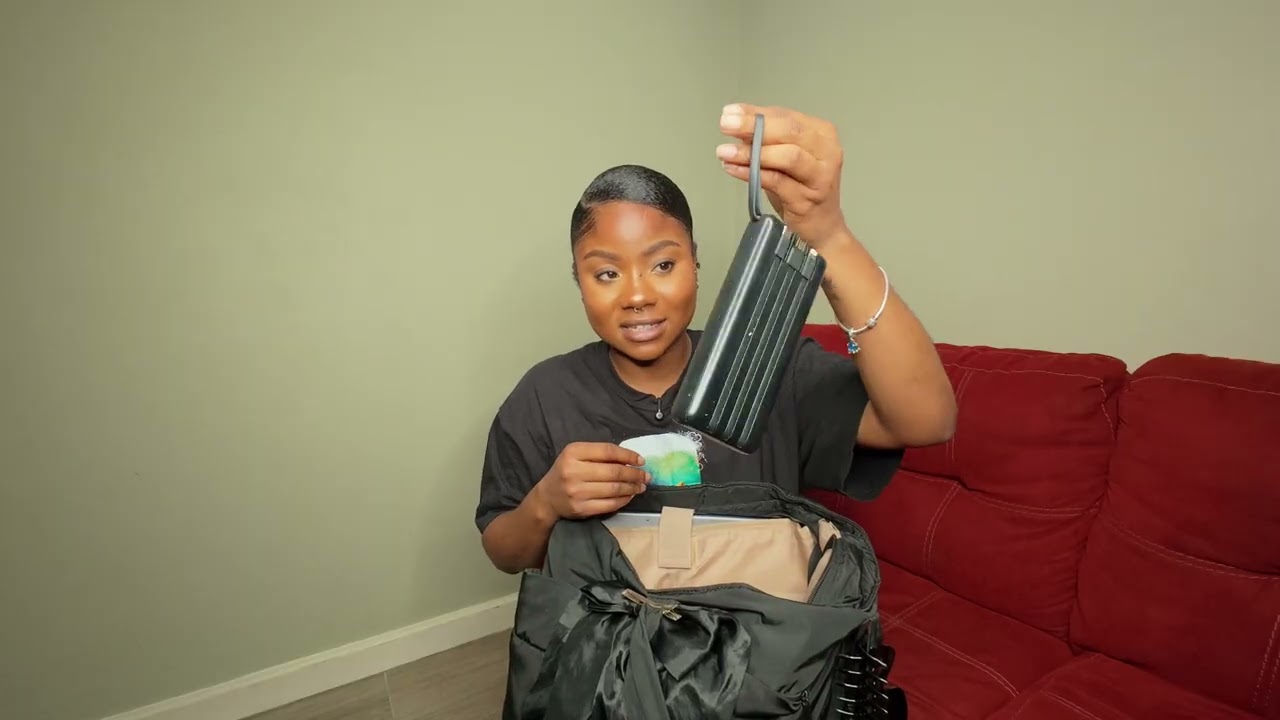 THIS IS EMBARRASSING… WHAT’S IN MY BAG 2026 👜😭
